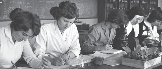 Westfield College botany students, working in the laboratory, 1962.